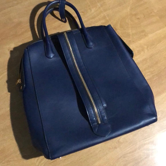 Backpack - Picture 3 of 6